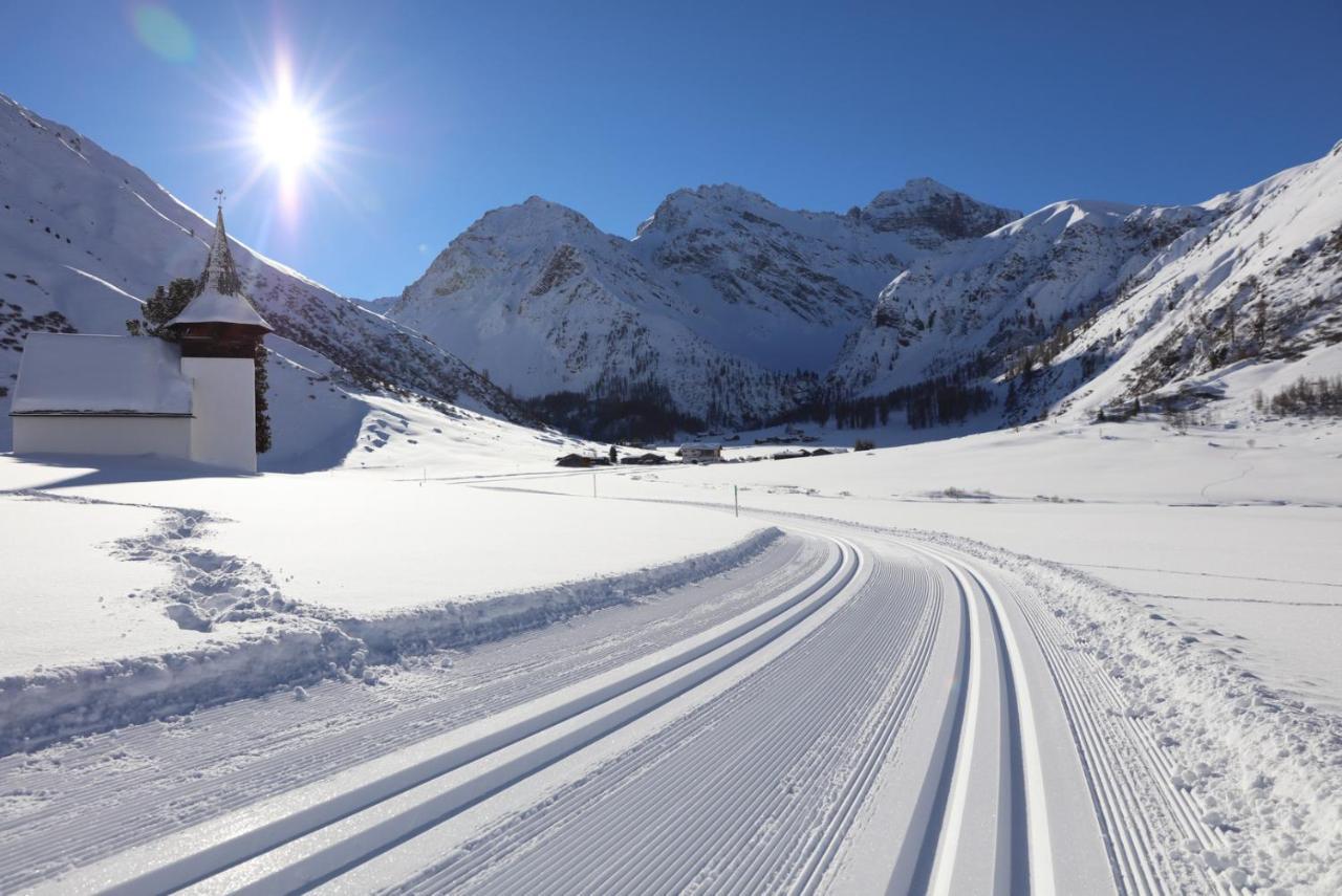 Boutique-Hotel Garni Bellevue Davos Wiesen エクステリア 写真