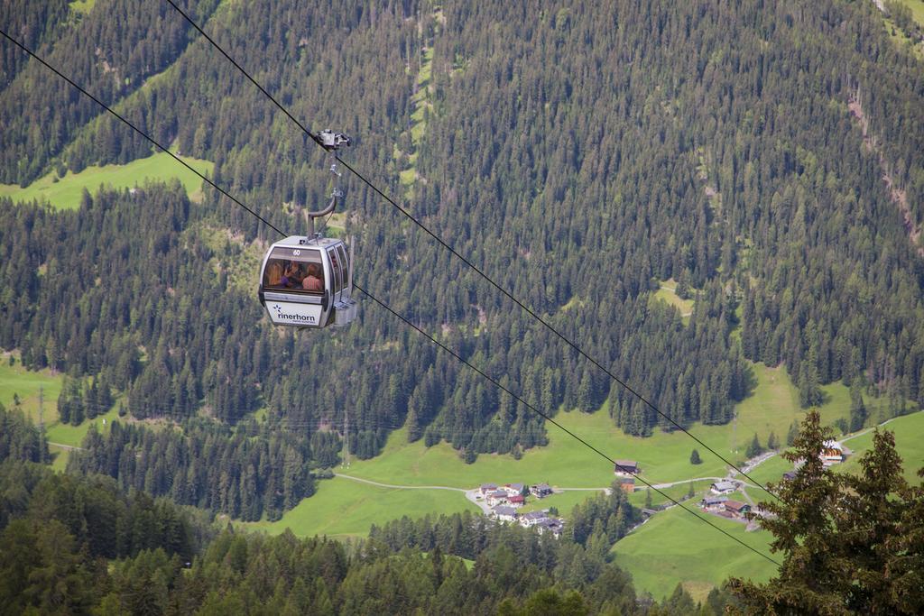 Boutique-Hotel Garni Bellevue Davos Wiesen エクステリア 写真